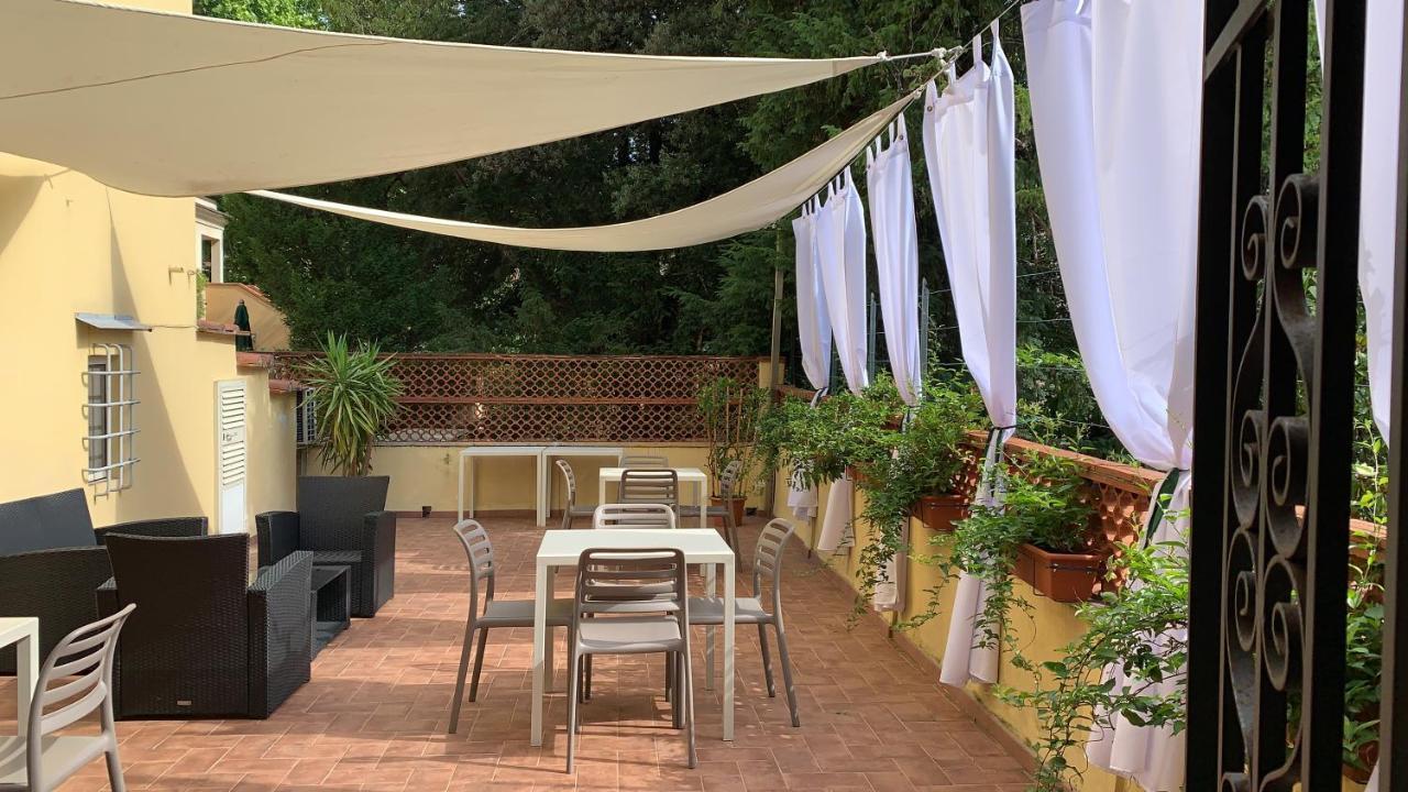 La Terrazza Di Via Elisa Bed & Breakfast Lucca Bagian luar foto